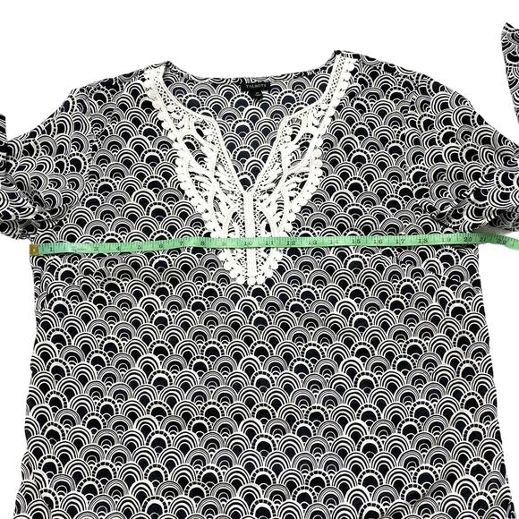 TALBOTS Black White Scalloped Print Crochet Detail Popover Blouse Medium 3/4 - Picture 9 of 11